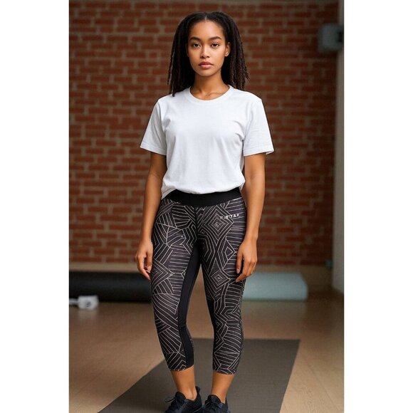 Fitwear NZ Black Geometric Yoga Leggings S NWT Compression Running CrossFit Gym - Picture 1 of 7